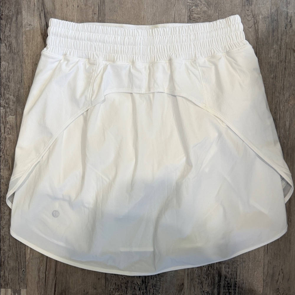 Lululemon Hotty hot high rise skirt Size 6
